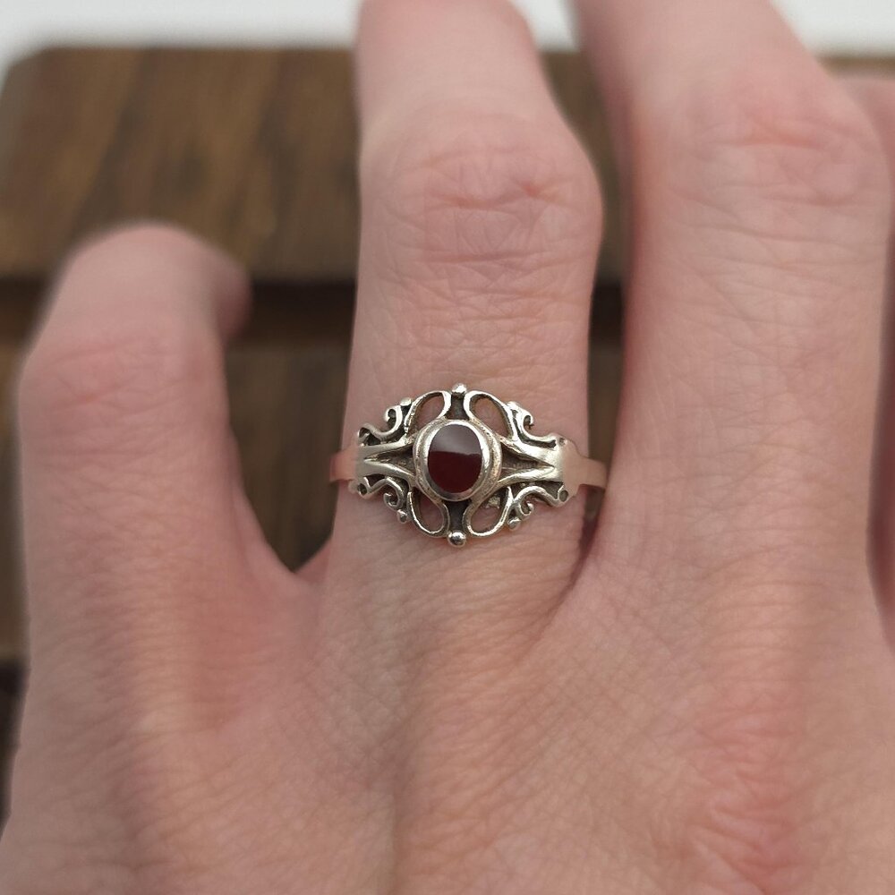 Size 7.75 Sterling Silver Red Maroon Inlay Fancy Ring A1025